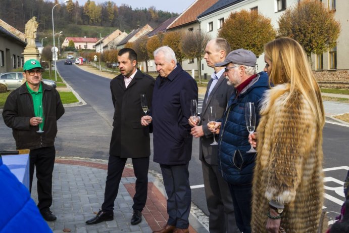 	V obci Buk řidiči projedou po nově opravené silnici