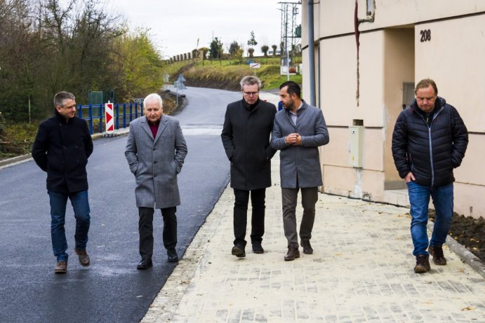 Dřevohostice dokončily opravu silnice