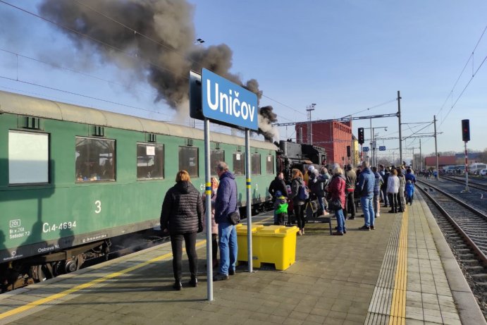 Mikuláš a jeho družina cestovali parním vlakem