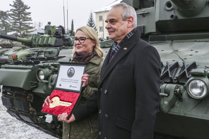 Tankisté mají prvního Leoparda. Ocelová pěst posílí