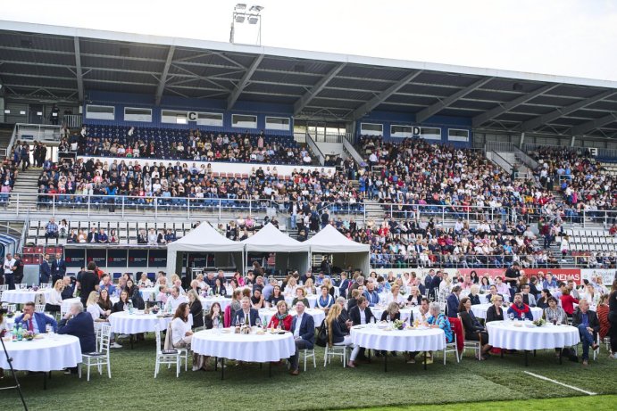 Fotbalový stadion v Olomouci rozezněla vážná hudba