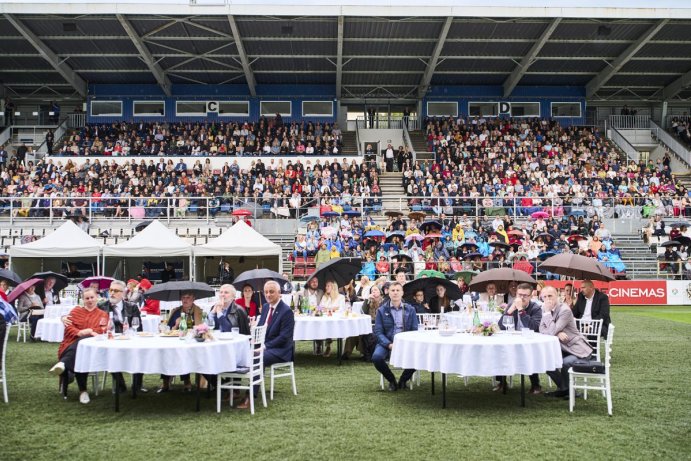 Fotbalový stadion v Olomouci rozezněla vážná hudba