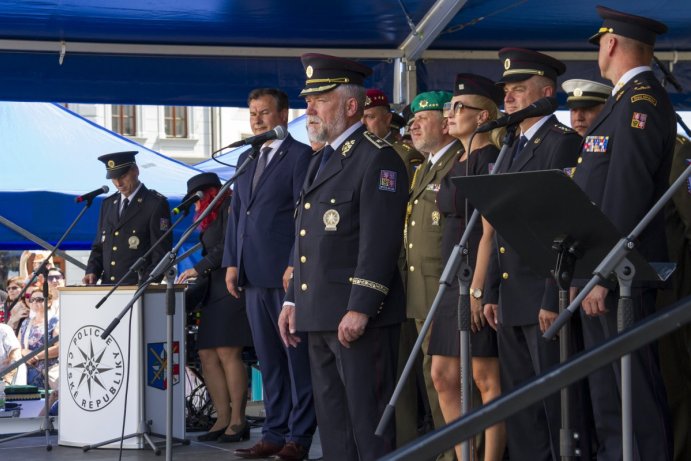 Stovky nových policistů a hasičů nově dohlíží na bezpečnost v Olomouckém kraji