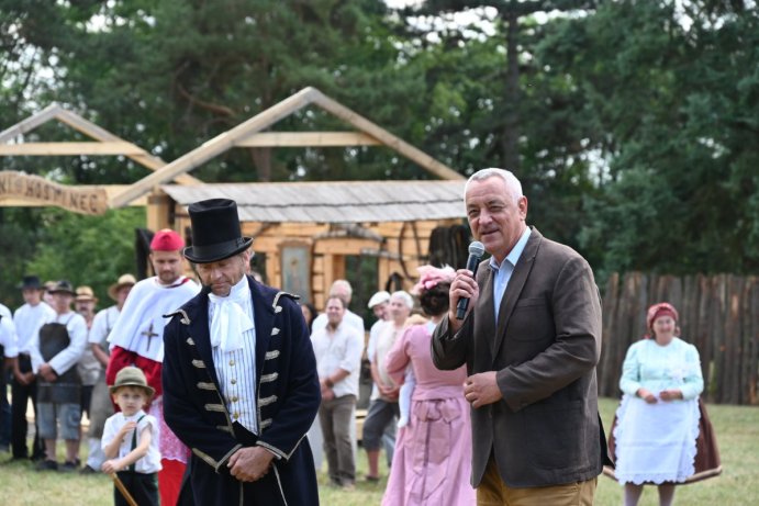 Zámek Čechy pod Kosířem byl plný kočárů. Na Josefkol dorazili mistři z celé republiky