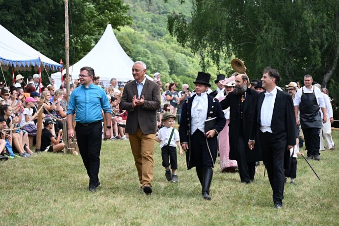 Zámek Čechy pod Kosířem byl plný kočárů. Na Josefkol dorazili mistři z celé republiky