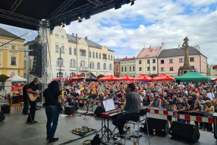 V Litovli se slavilo. Lidé přitom přispívali místní Charitě