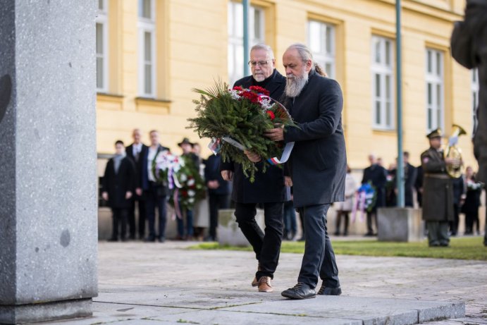 Kraj uctil Den boje za svobodu a demokracii