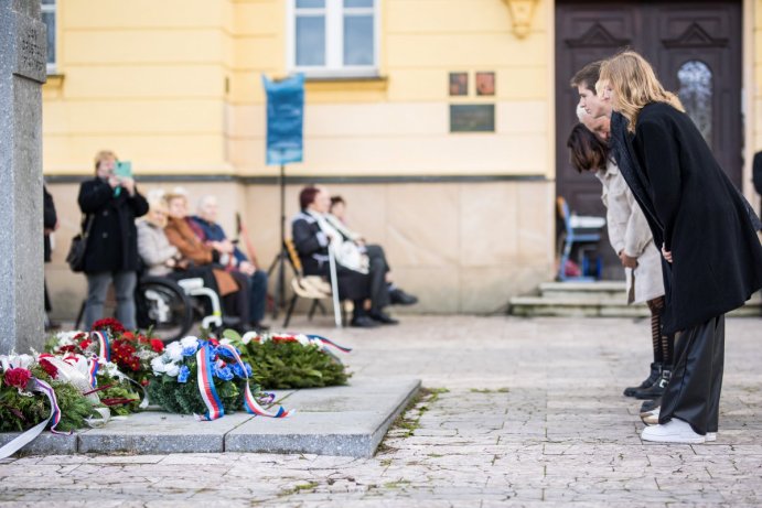 Kraj uctil Den boje za svobodu a demokracii