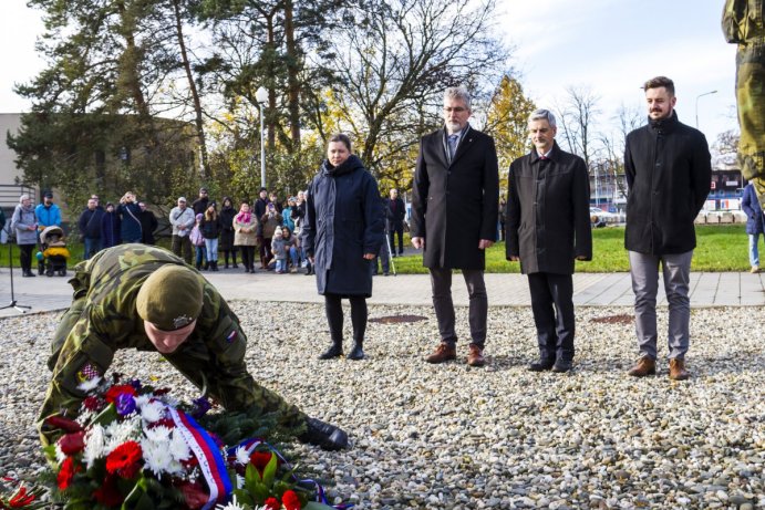 Kraj uctil Den boje za svobodu a demokracii