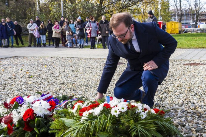 Kraj uctil Den boje za svobodu a demokracii