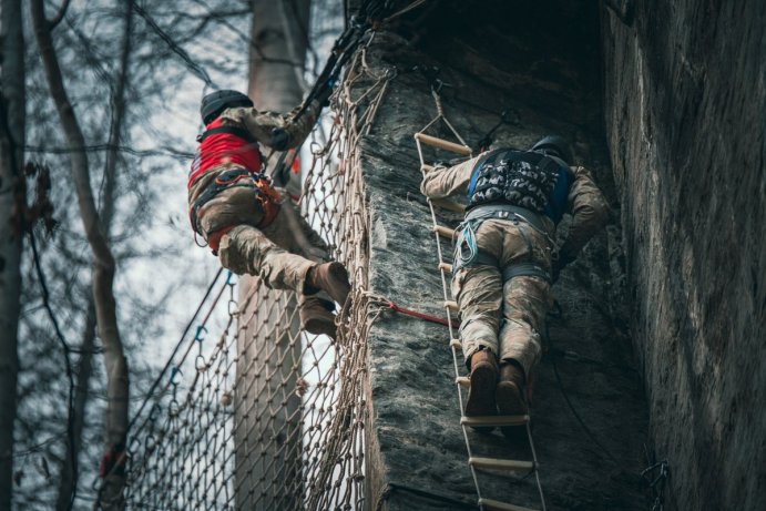 Vojáci soutěžili v Jeseníkách v zimním přírodním víceboji