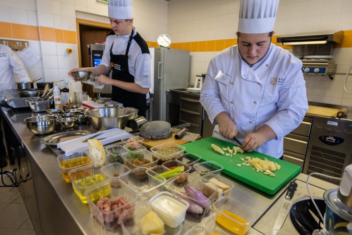 Budoucí kuchaři a číšníci předvedli svůj gastro um