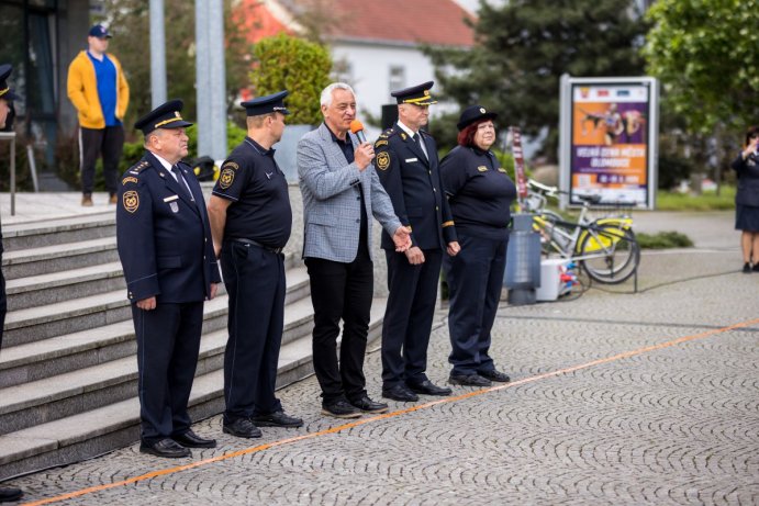 	Krajská budova opět posloužila hasičům v soutěži Nejtvrdší hasič přežije