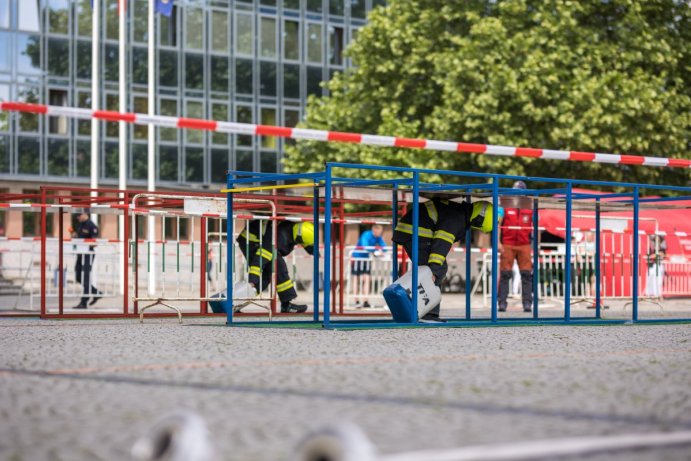 	Krajská budova opět posloužila hasičům v soutěži Nejtvrdší hasič přežije