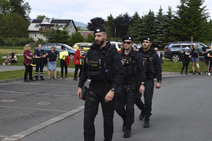 Záchranáře a policisty prověřily v Jeseníkách simulované zásahy