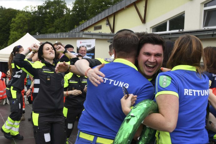 Záchranáře a policisty prověřily v Jeseníkách simulované zásahy