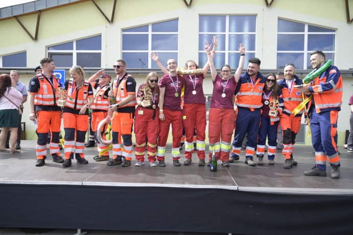 Záchranáře a policisty prověřily v Jeseníkách simulované zásahy