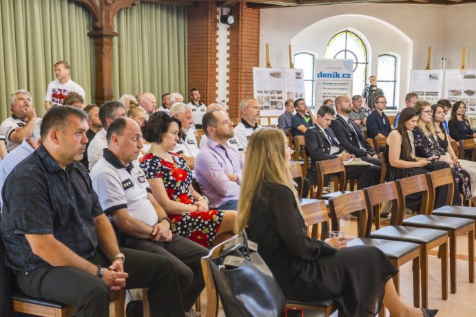 Odborníci na dopravu řešili bezpečnost na silnicích. Představili deset nejrizikovějších úseků