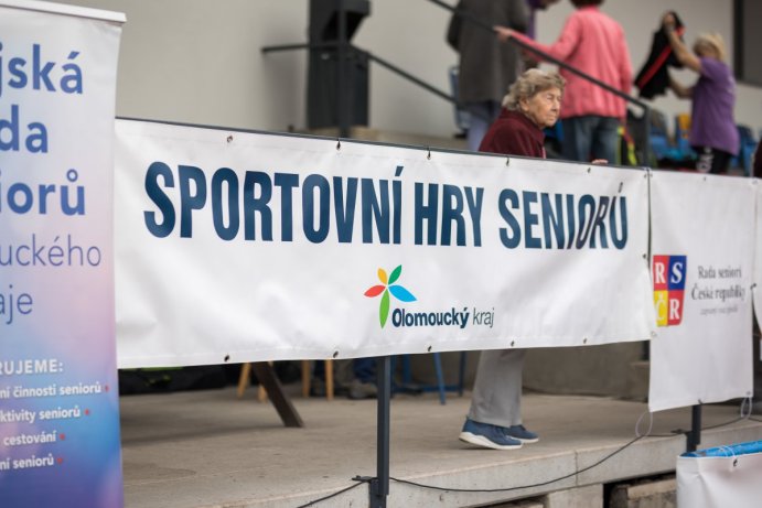 Senioři předvedli svou vitalitu. Soutěžili na sportovních hrách