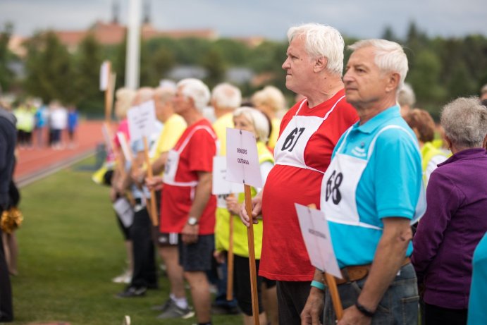 Senioři předvedli svou vitalitu. Soutěžili na sportovních hrách