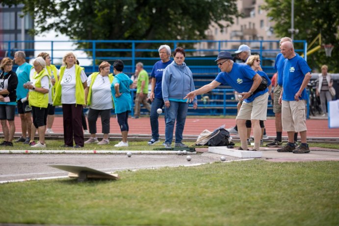 Senioři předvedli svou vitalitu. Soutěžili na sportovních hrách