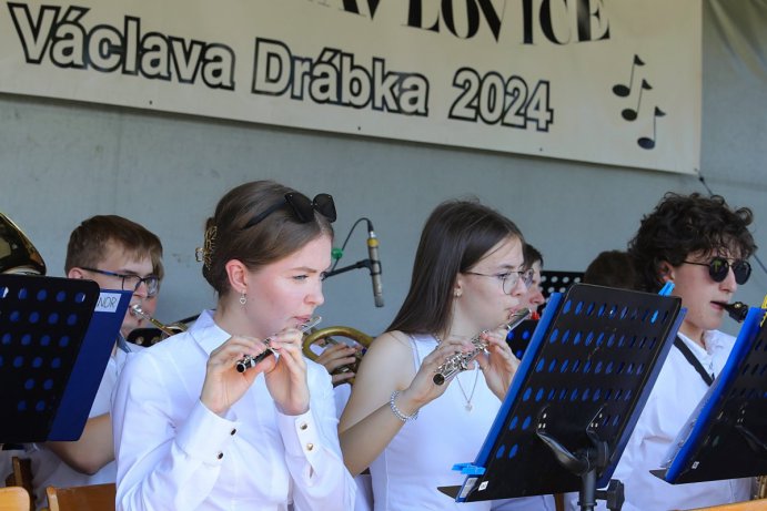 	Pavlovice ožily dechovkou a folklórem