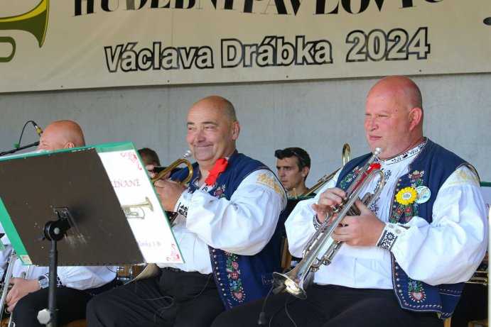 	Pavlovice ožily dechovkou a folklórem