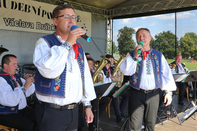 	Pavlovice ožily dechovkou a folklórem