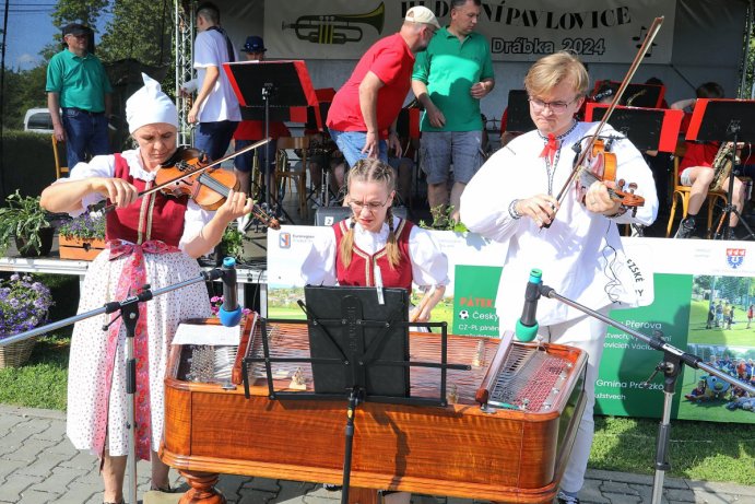 	Pavlovice ožily dechovkou a folklórem