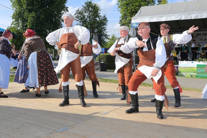 	Pavlovice ožily dechovkou a folklórem