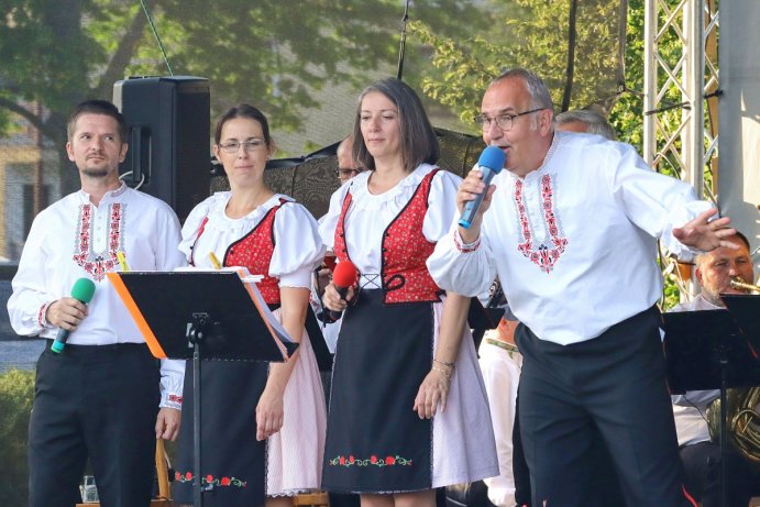 	Pavlovice ožily dechovkou a folklórem