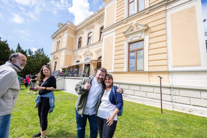 Klíč otevřel své brány. Uspořádal zahradní slavnost