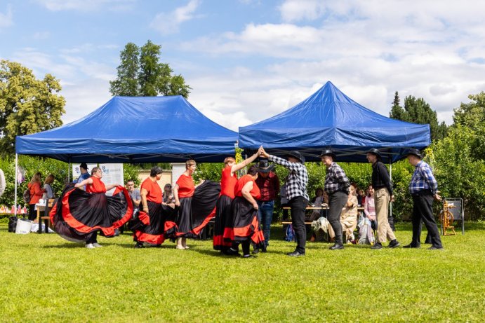 Klíč otevřel své brány. Uspořádal zahradní slavnost