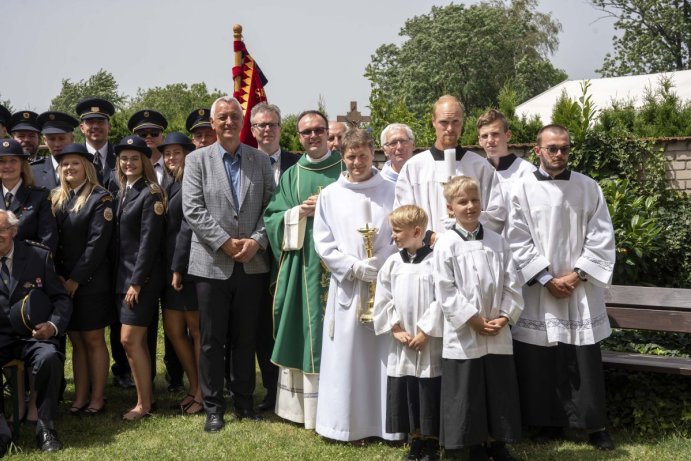 V Dřevohosticích mají nový zvon. Bije od hasičské slavnosti