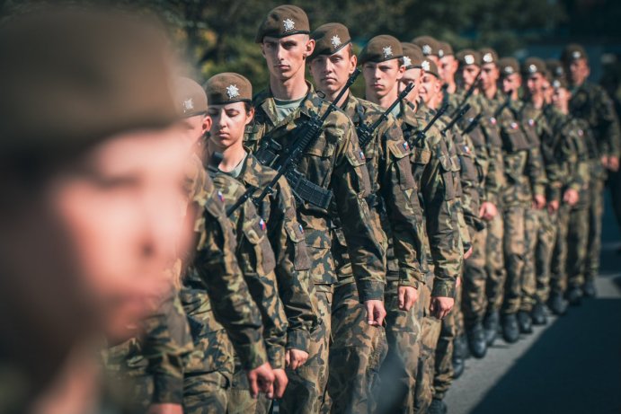 V Hranicích složilo vojenskou přísahu 41 středoškoláků