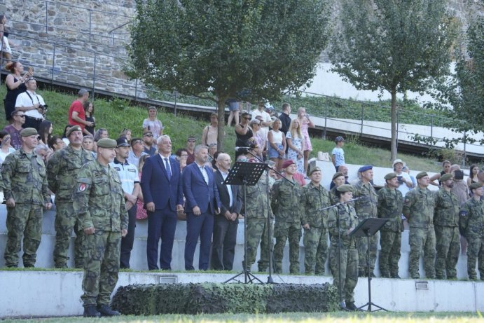 V Hranicích složilo vojenskou přísahu 41 středoškoláků