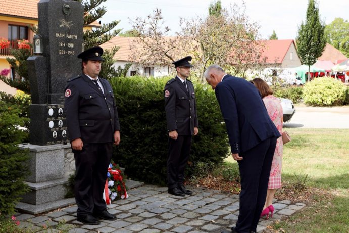 Hrochovští hasiči oslavili 130 let v akci