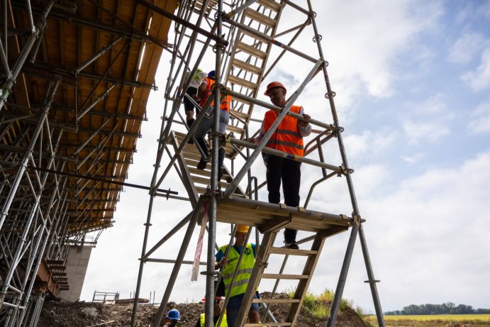 Jak pokračuje stavba dálnice D1 u Přerova? To ukázal kontrolní den