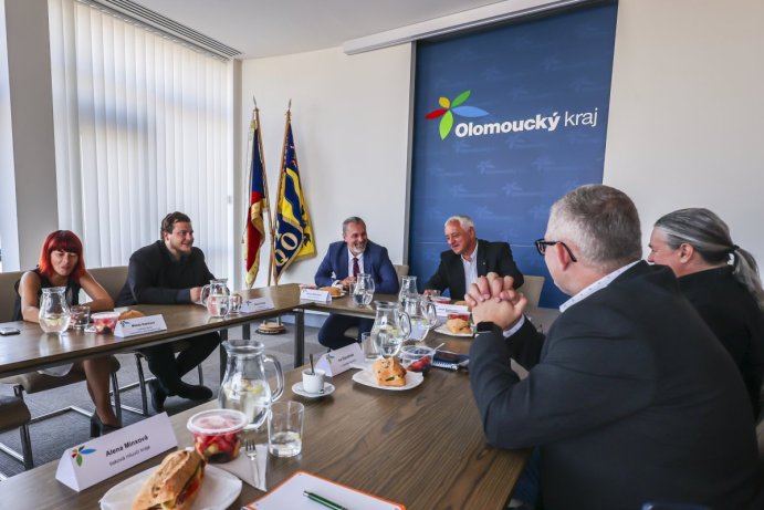 Ministr pro legislativu Šalomoun navštívil Olomoucký kraj