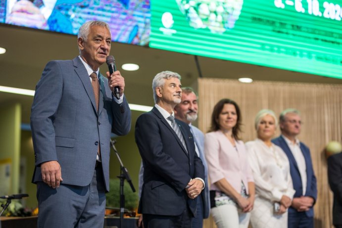 Začala podzimní Flora. Hlavní atrakcí je šestimetrová socha Natura