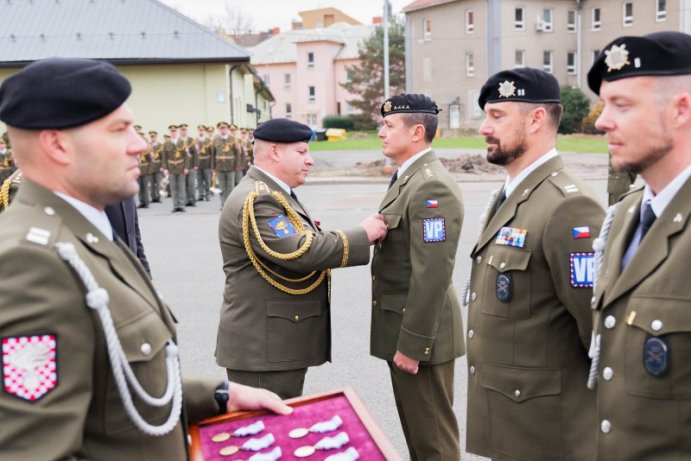 Velitelství Vojenské policie Olomouc oslavilo 10 let čestného názvu