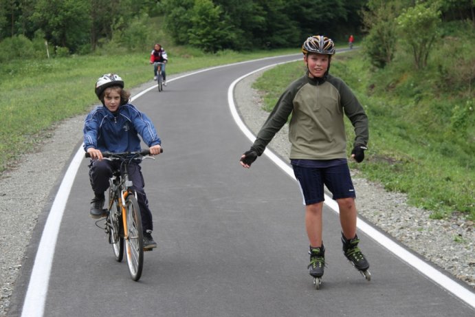 Cyklostezka mezi Lupěným a Hněvkovem