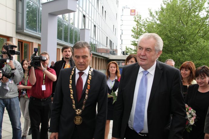 Prezident Zeman zahájil třídenní návštěvu Olomouckého kraje