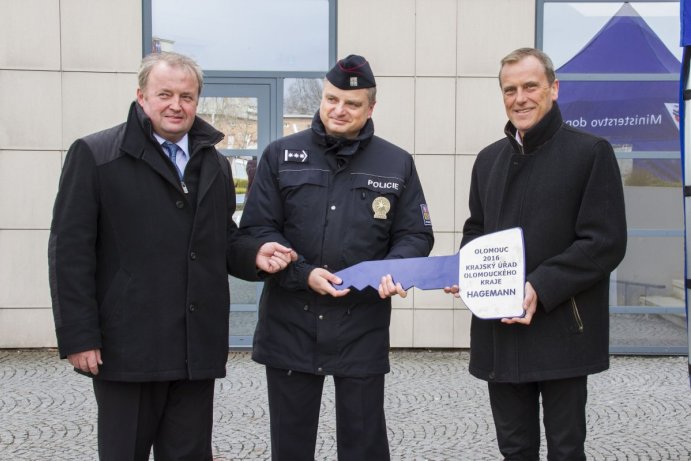 Olomoucký kraj pořídil speciální auto ke kontrole nákladních vozidel a autobusů