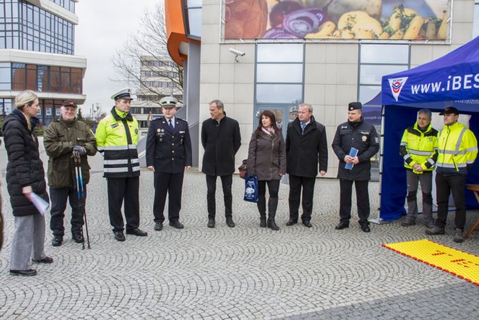 Olomoucký kraj pořídil speciální auto ke kontrole nákladních vozidel a autobusů