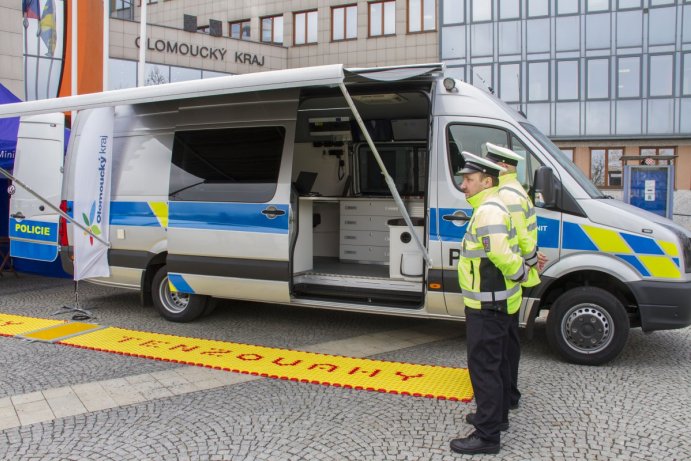 Olomoucký kraj pořídil speciální auto ke kontrole nákladních vozidel a autobusů