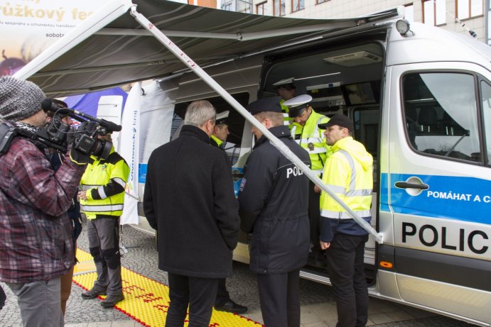 Olomoucký kraj pořídil speciální auto ke kontrole nákladních vozidel a autobusů