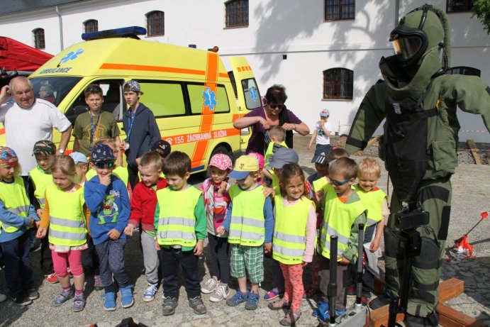 Hejtman Rozbořil pokřtil knihu o dobrovolných hasičích Olomouckého kraje