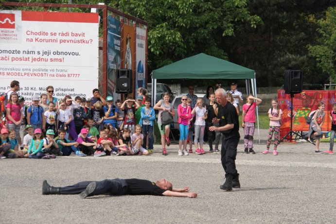 Hejtman Rozbořil pokřtil knihu o dobrovolných hasičích Olomouckého kraje