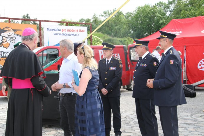 Hejtman Rozbořil pokřtil knihu o dobrovolných hasičích Olomouckého kraje